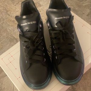 ALEXANDER MCQUEENS OVERSIZED